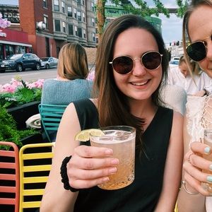 Meet your Posher, Christine